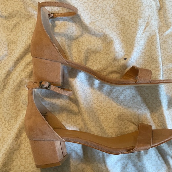 Small heels - Picture 2 of 2